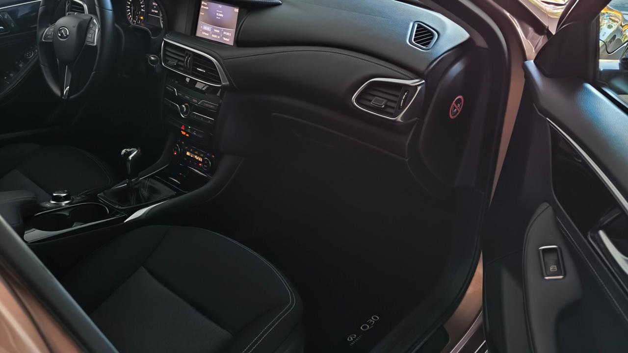 Infiniti Q30 1.5 diesel Business Executive