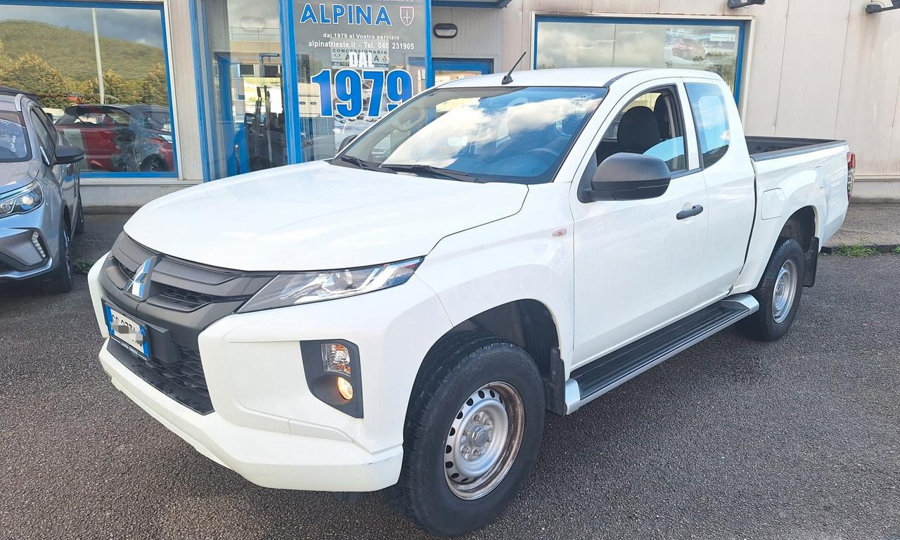 Mitsubishi L200 D Club Cab 4x4 Invite Connect