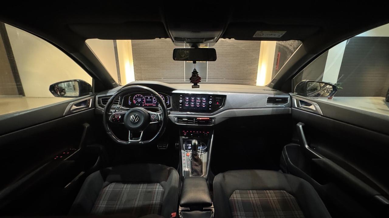 VOLKSWAGEN POLO GTi 200CV-2019