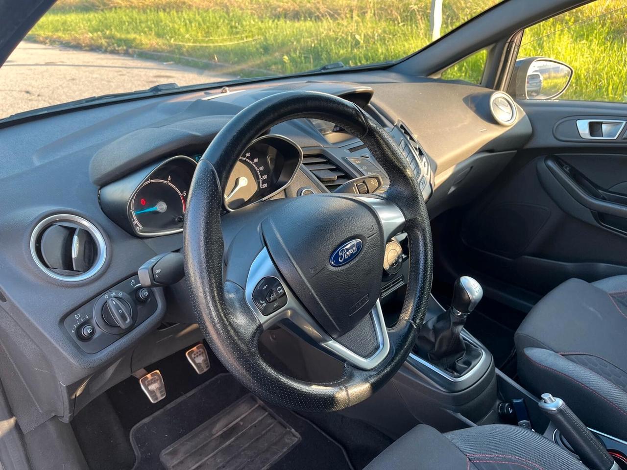 Ford Fiesta 1.5 TDCi 75CV 5 porte ST-Line