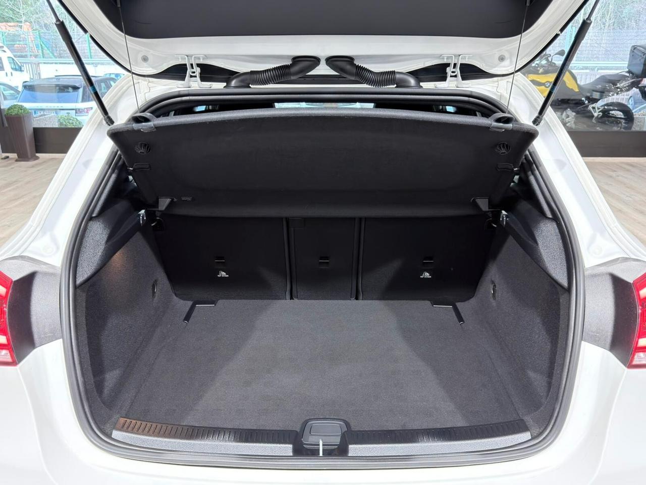 MERCEDES A200 D AUTO PREMIUM AMG LINE 2.0 150CV