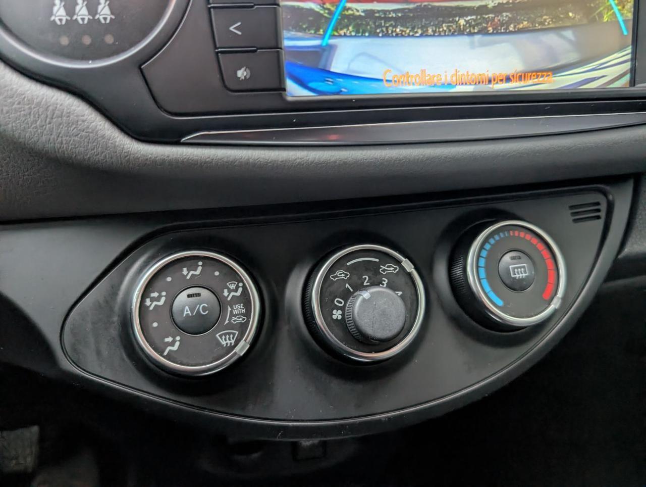 Toyota Yaris 1.0 5 porte Active