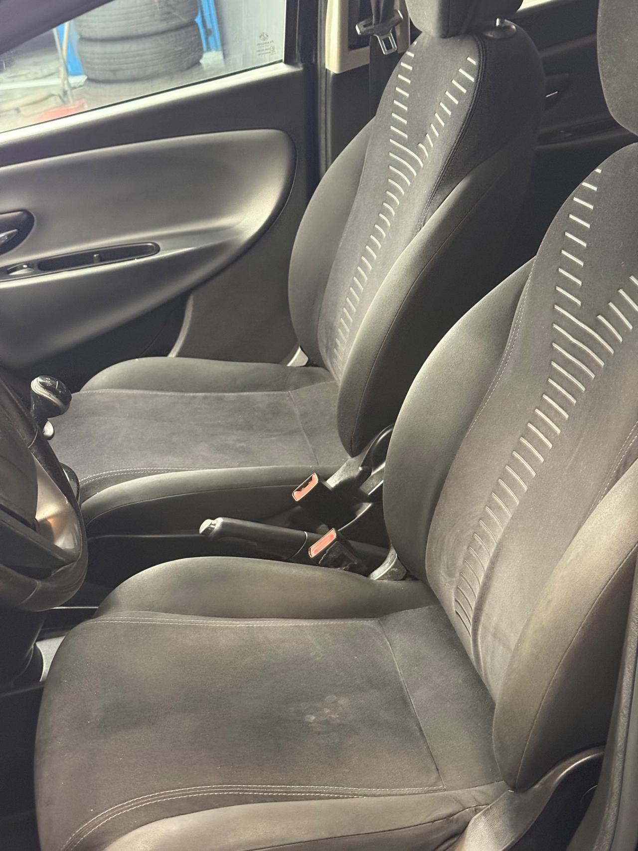 Lancia Ypsilon 0.9 TwinAir 85 CV 5 porte S&S Platinum