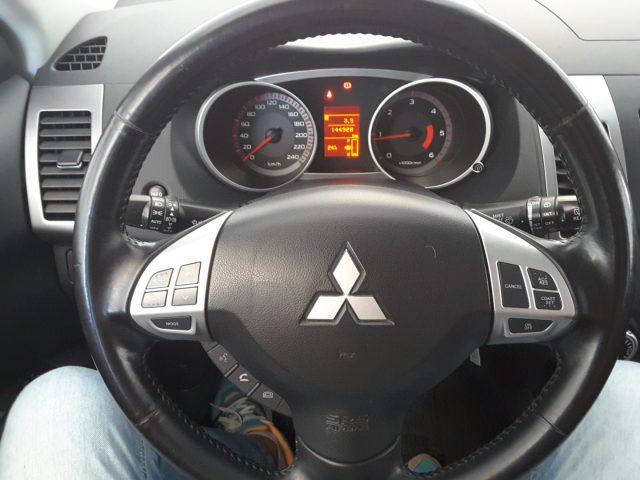 MITSUBISHI Outlander 2.0 DI-D 140cv Instyle 4WD 7 POSTI