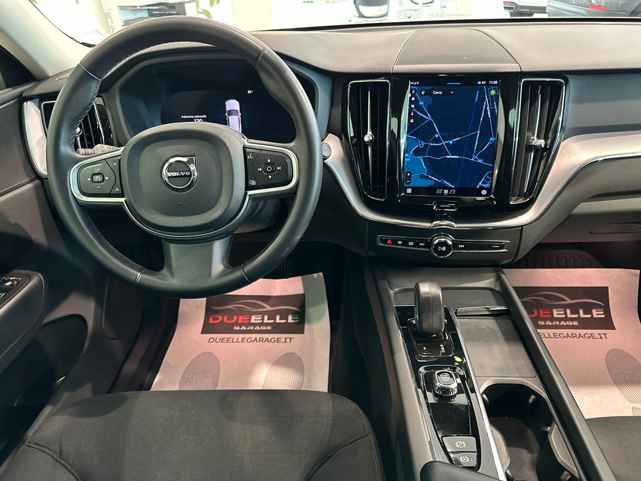 Volvo XC60 B4 (d) AWD Geartronic Momentum VAN