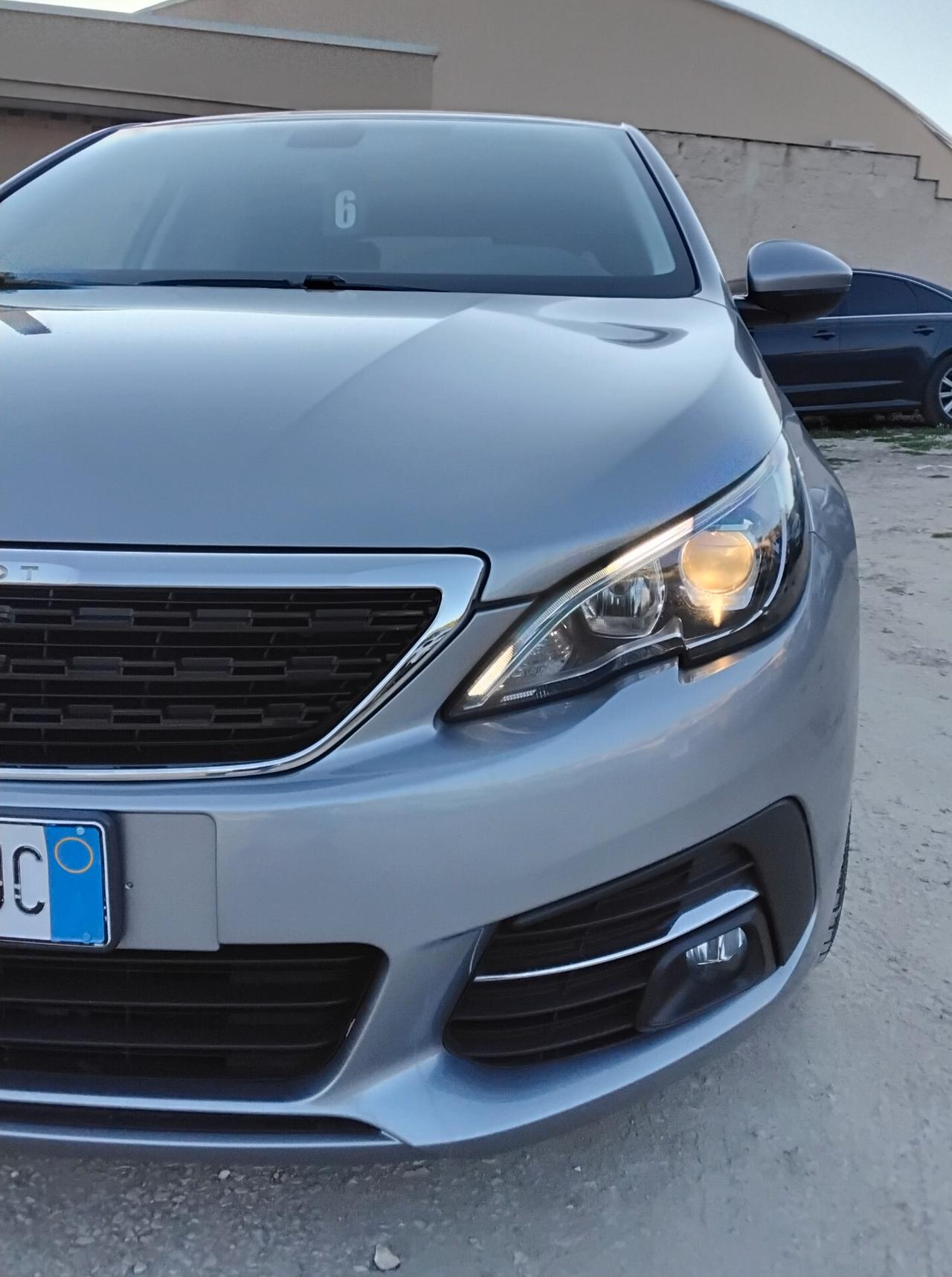Peugeot 308 BlueHDi 130 S&S Allure