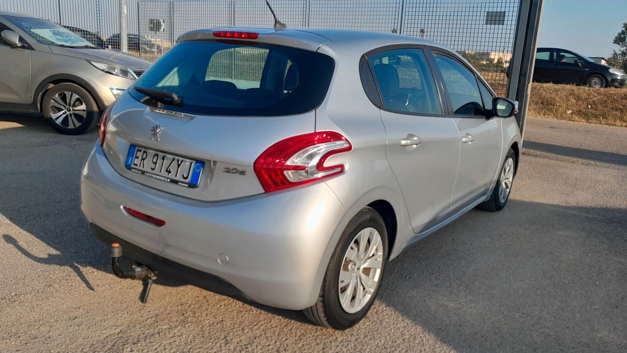 Peugeot 208 1.4 HDi 68 CV 5 porte Allure