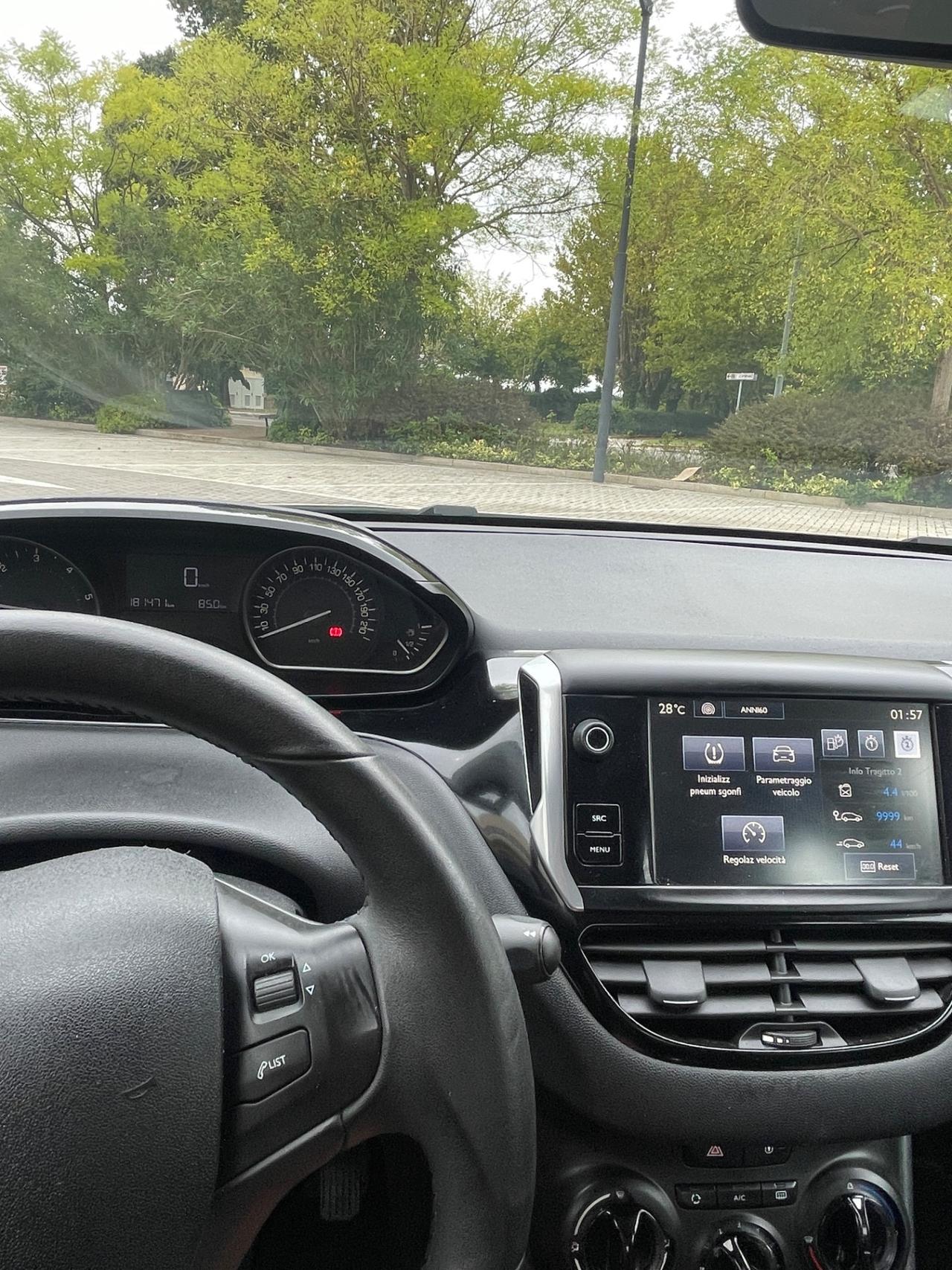 Peugeot 208 BlueHDi 75 5 porte Allure