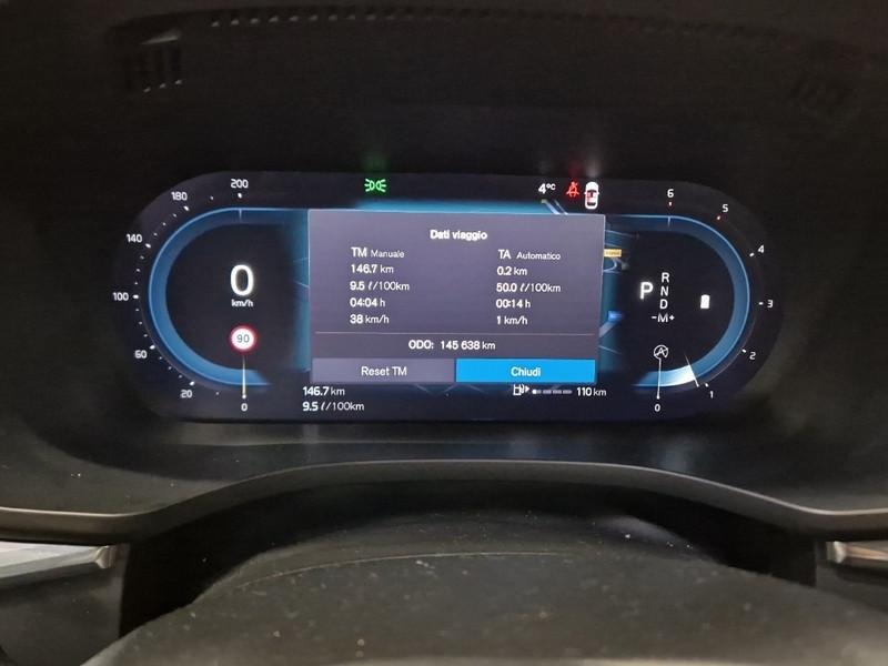 VOLVO XC60 B4 D AWD automatico Momentum Pro