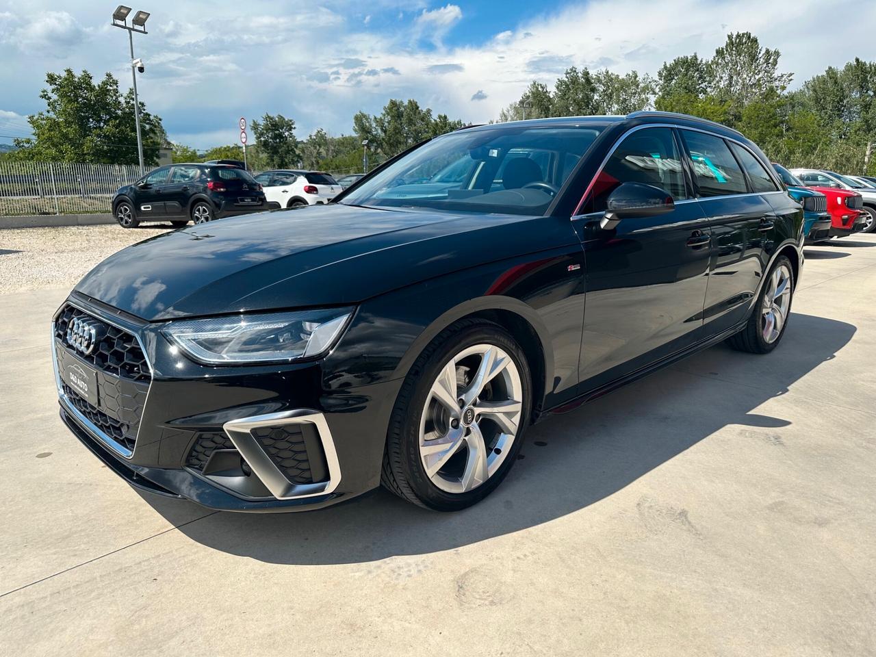 Audi A4 Avant 35 TDI 163 CV S tronic S line