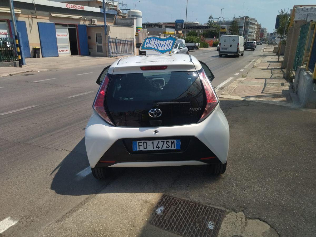 TOYOTA Aygo 1.0 VVT-i 69 CV 5 porte x-cool