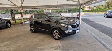 Kia Sportage 1.7 CRDi High Tech *Panorama-Navi-Pelle*