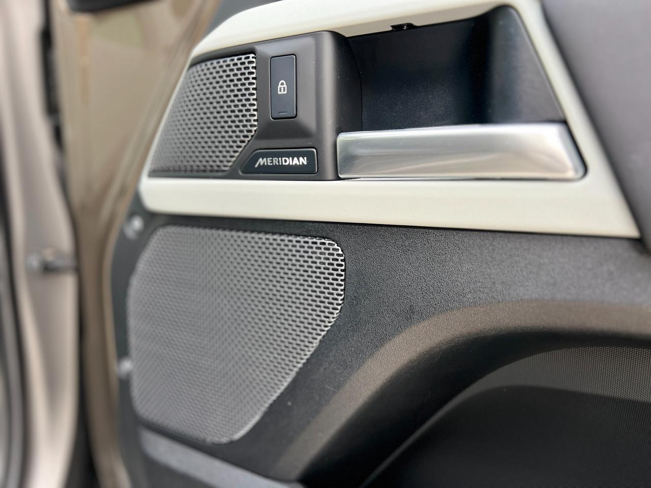 Land Rover Defender 110 3.0D I6 300 CV AWD Auto X-Dynamic HSE