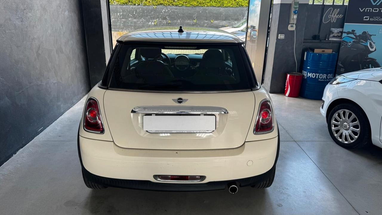 Mini 1.6 16V One (72kW)