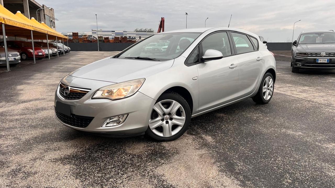 Opel Astra 1.7 CDTI 110CV 5 porte Cosmo