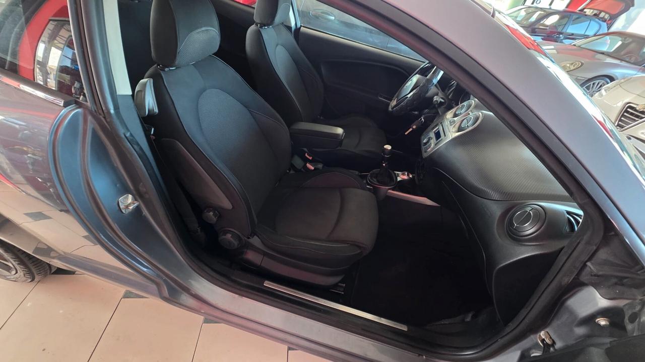 Alfa Romeo MiTo 1.3 JTDm 16V 90 CV Distinctive Sport Pack