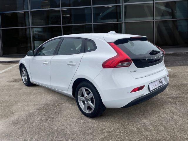 VOLVO V40 D2 1.6 DIESEL 115 CV Momentum