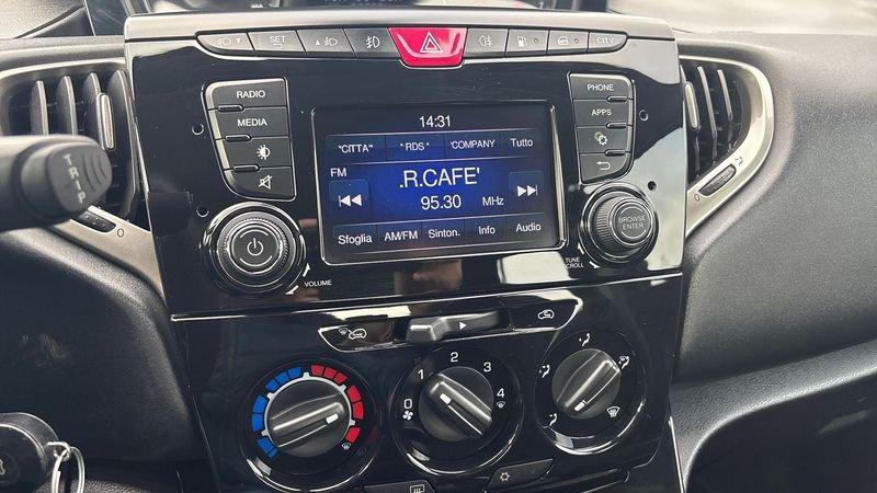 Lancia Ypsilon III 2015 5 Porte 1.2 Ecochic 69cv Gold my16