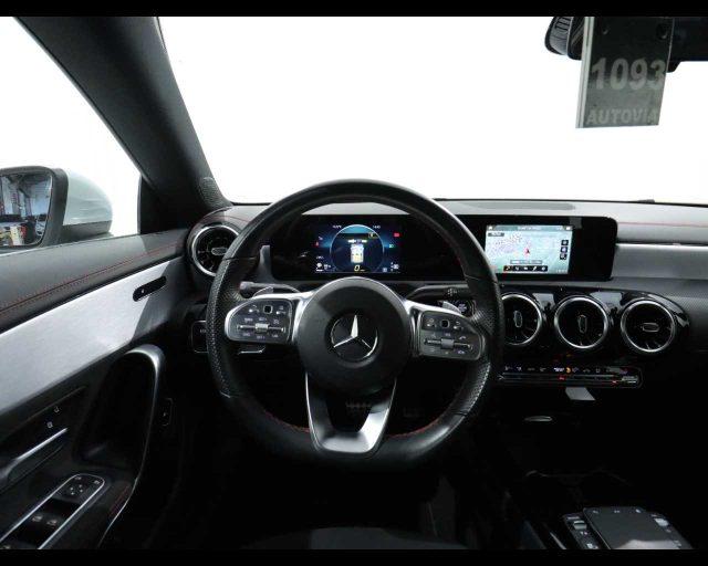 MERCEDES-BENZ CLA 180 d Automatic Premium