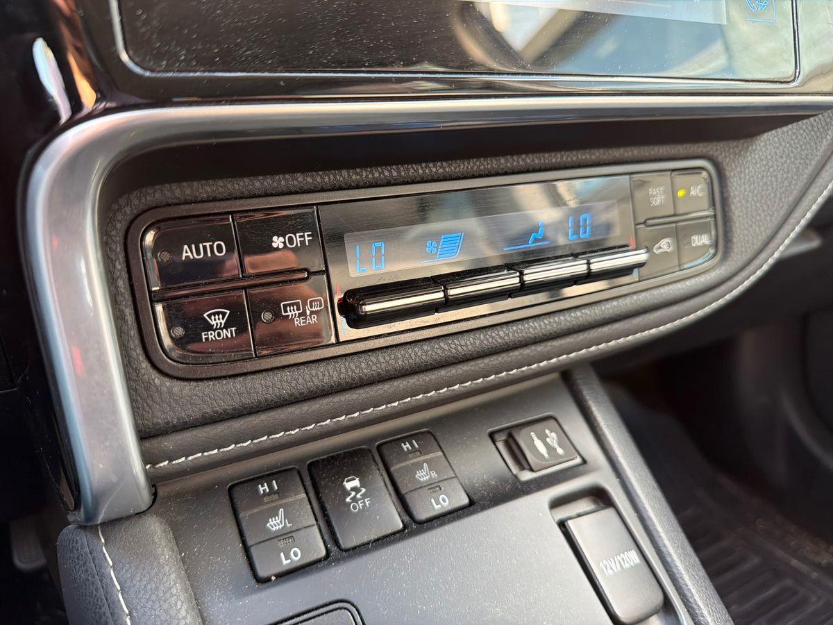 TOYOTA Auris Touring Sports 1.8h Lounge cvt