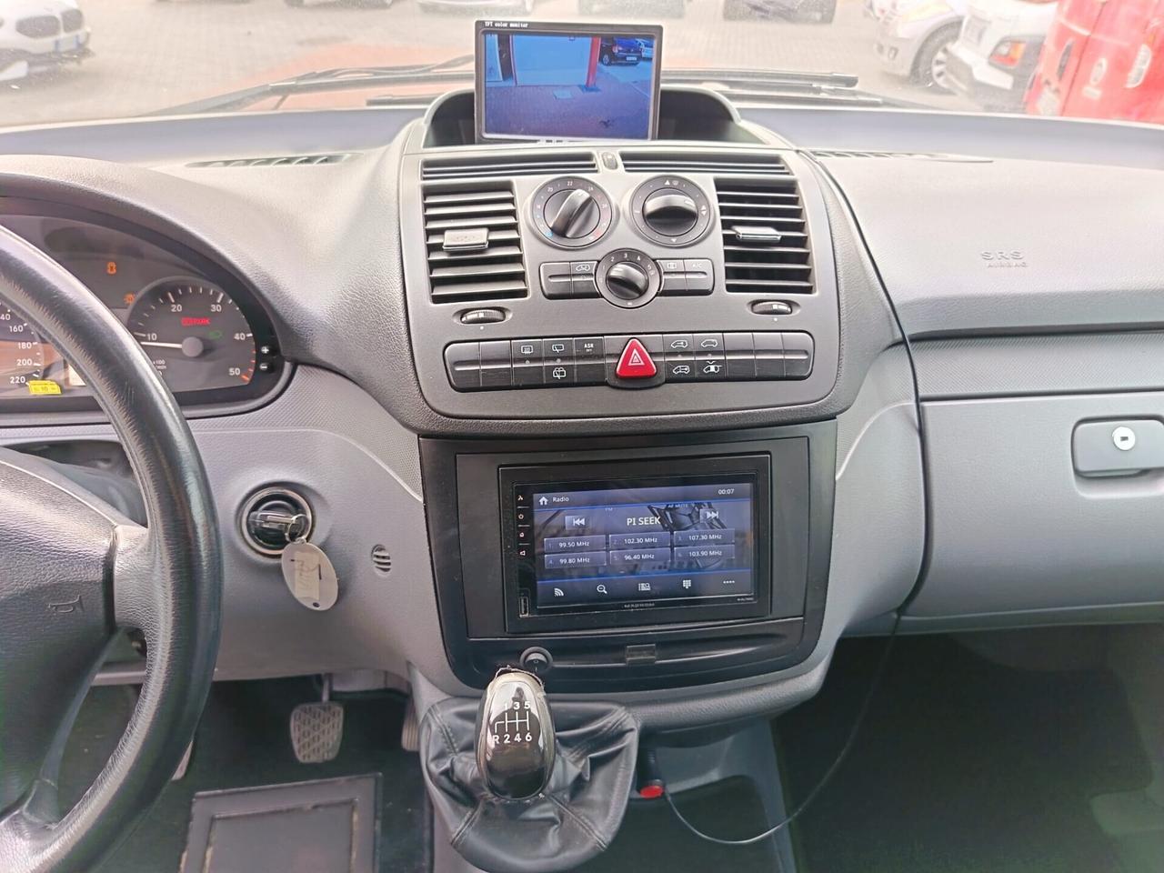 Mercedes Vito 111 cdi compact 8 sedili e gancio traino