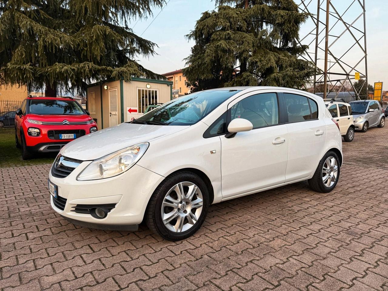 Opel Corsa 1.4 16V 5 porte OK NEOPATENTATI