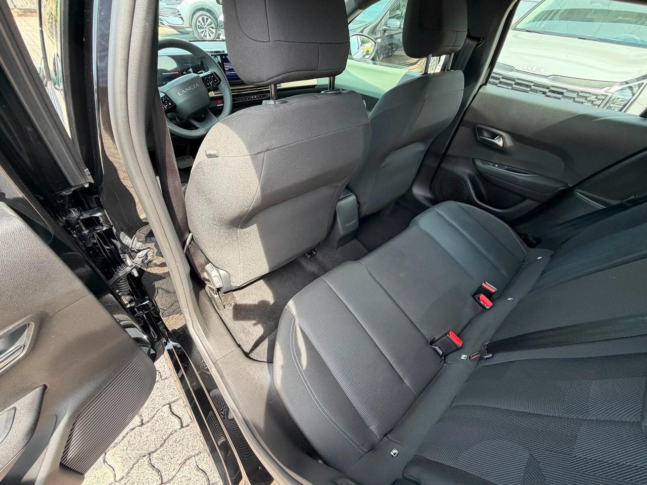 Lancia Ypsilon Hybrid e-DCT Edizione Cassina