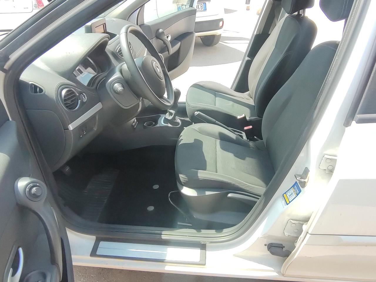 Renault Clio 1.2 BENZINA NAVIGATORE