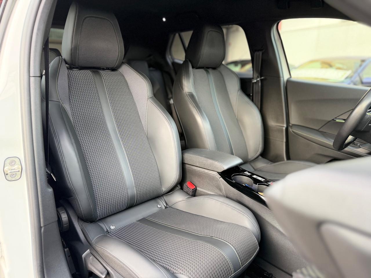 Peugeot 2008 BlueHDi 130 S&S EAT8 GT Line