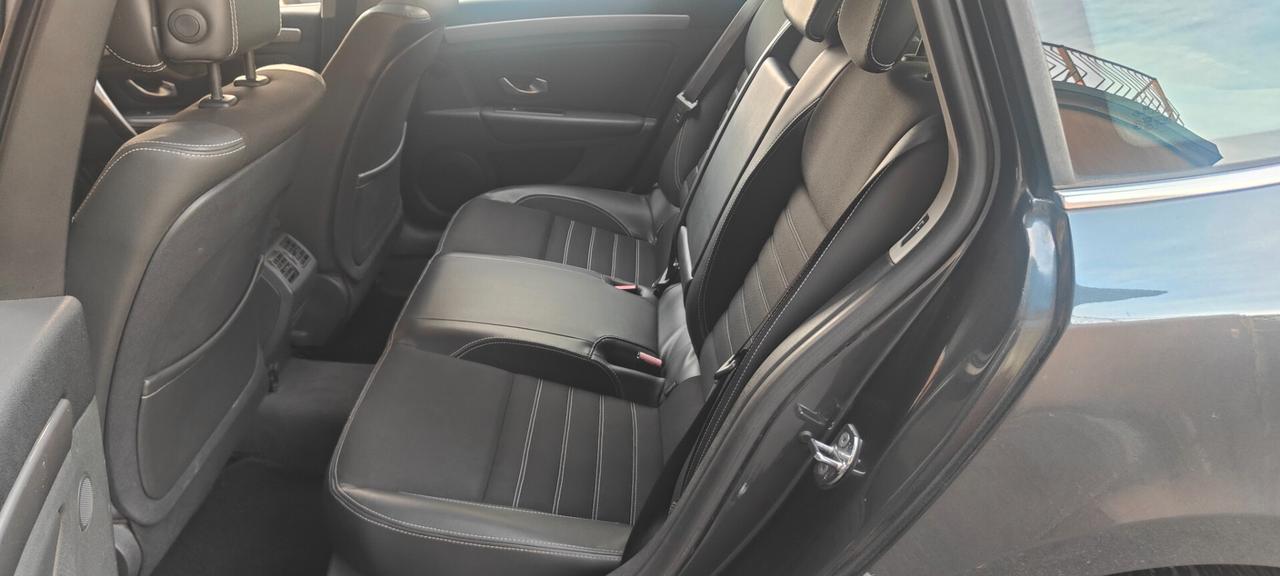 Renault Laguna 2.0 dCi 175CV SporTour Proactive 4Control ESM