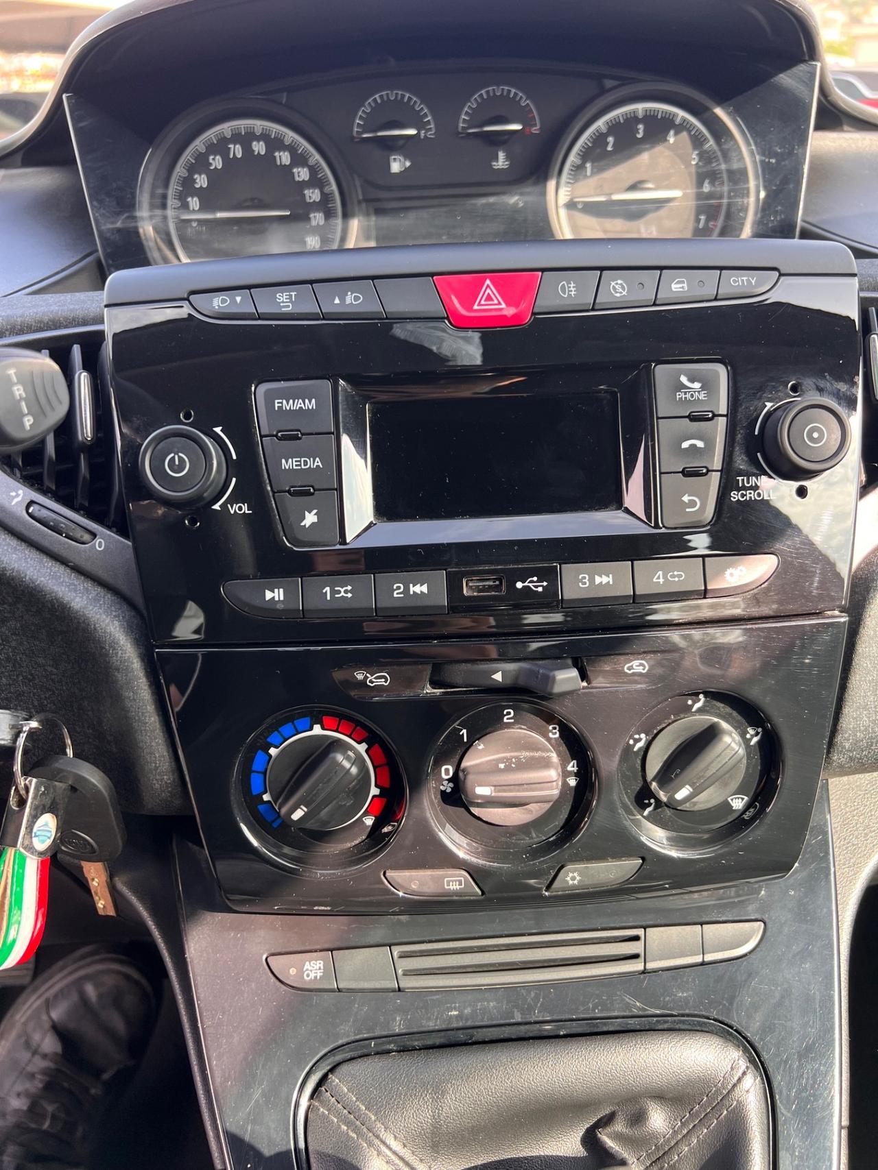 Lancia Ypsilon 1.2 69 CV 5 porte S&S Elefantino Blu