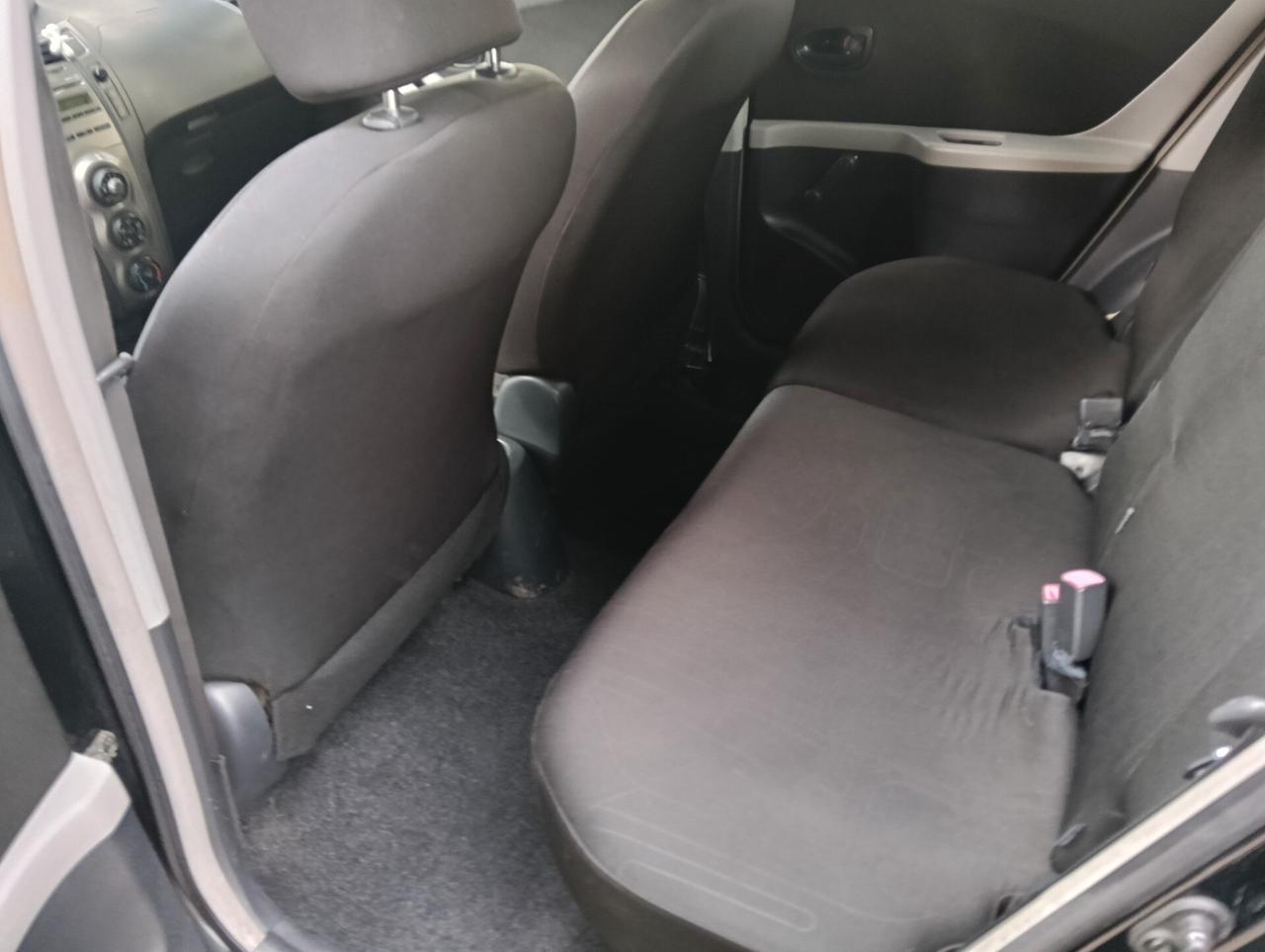 Toyota Yaris 1.0 5 porte Sol Uniprop. km origin. vetrina