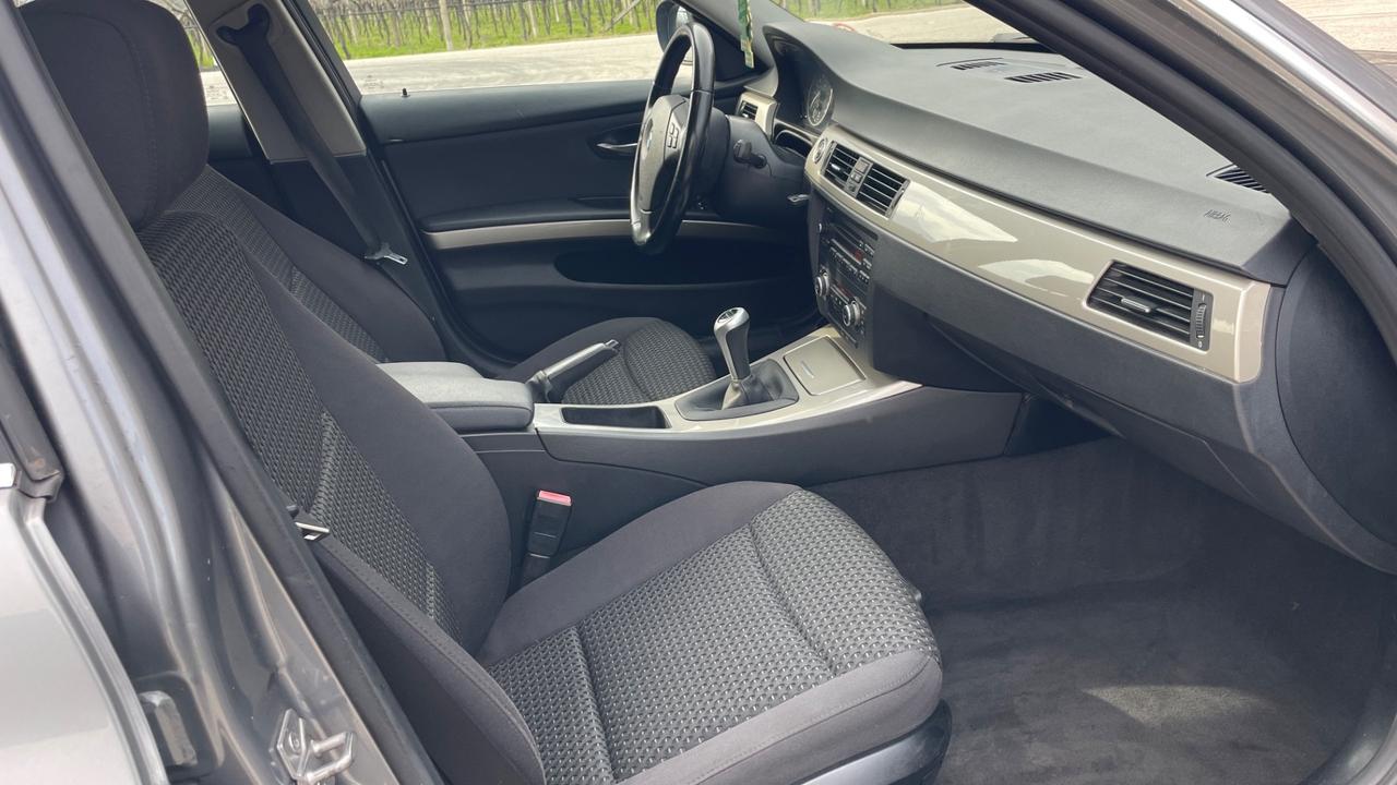 BMW 320D XDRIVE TOURING MANUALE - 2011