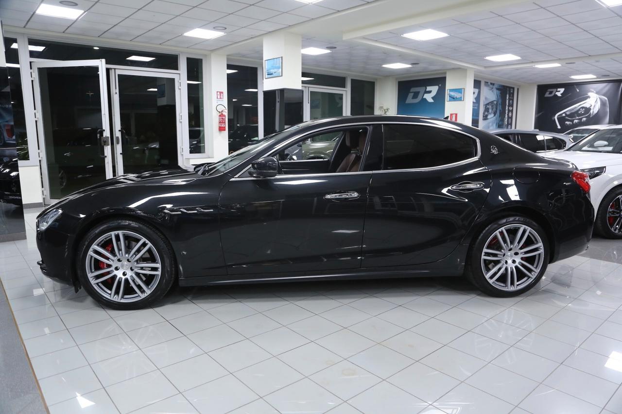 Maserati Ghibili V6 250cv Diesel auto