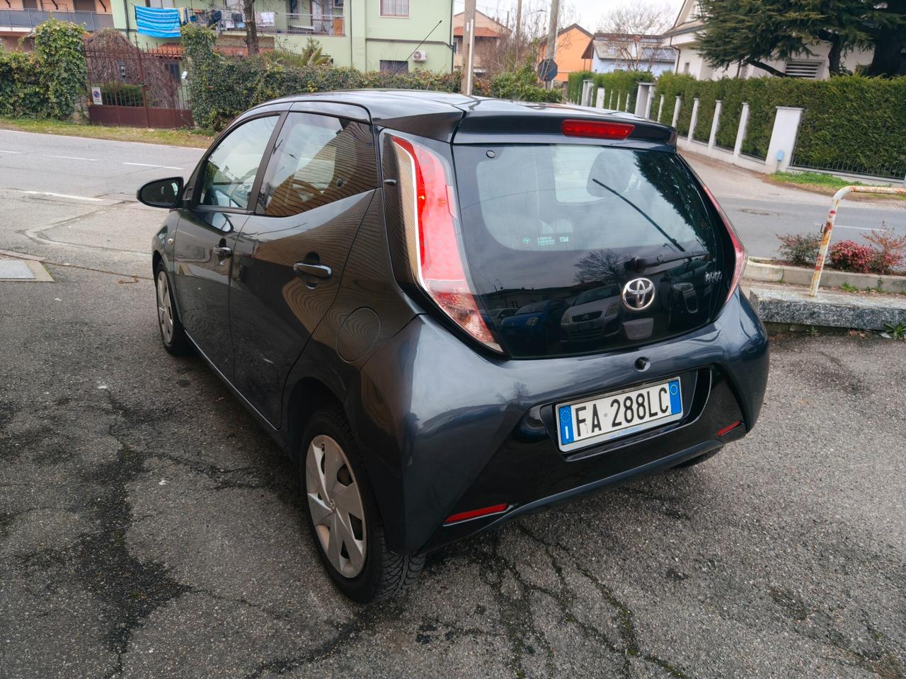 Toyota Aygo 1.0 VVT-i 69 CV 5 porte x-wave