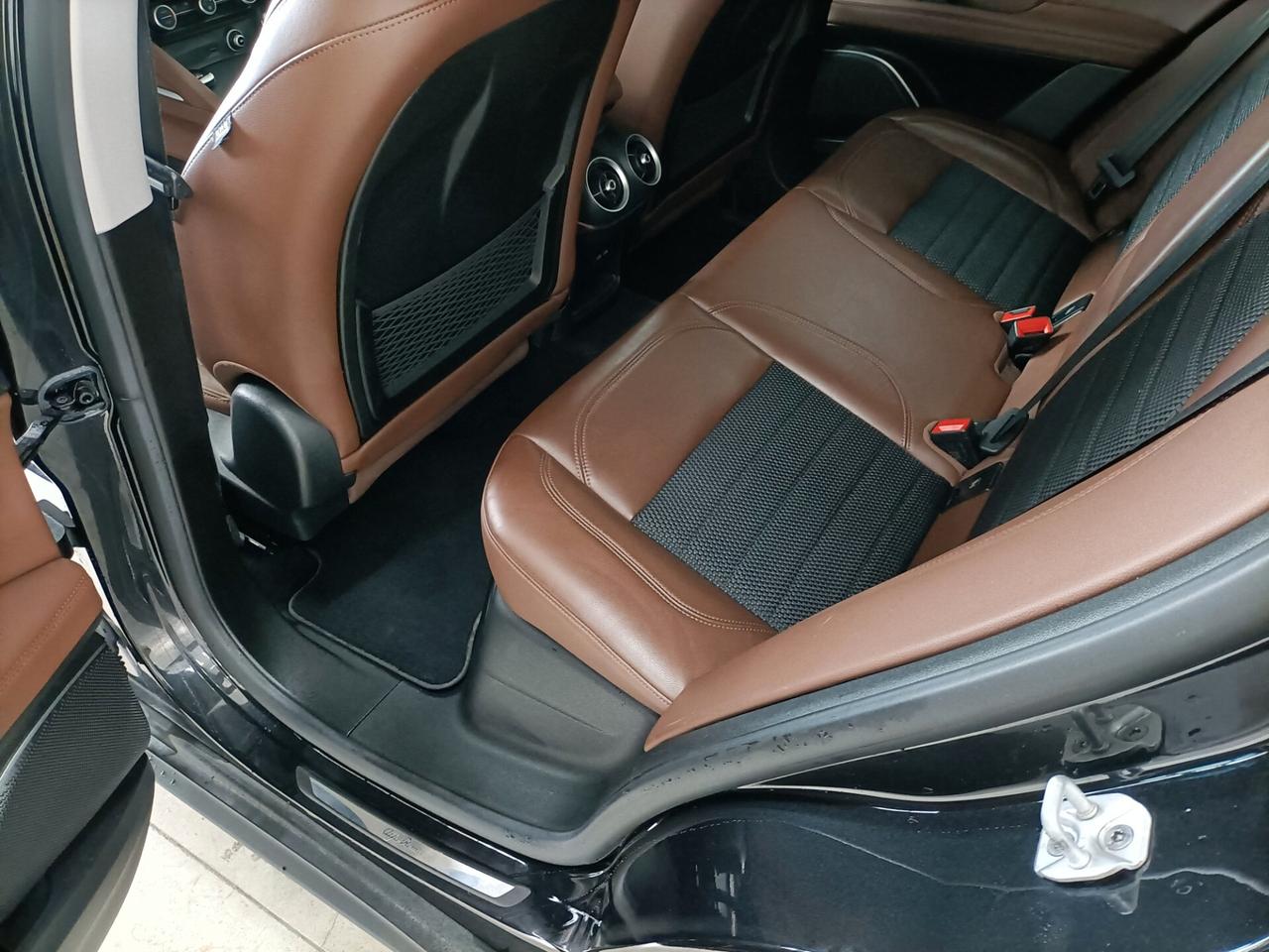 Alfa Romeo Stelvio 2.2 Turbodiesel 180 CV AT8 RWD Executive 06/2017