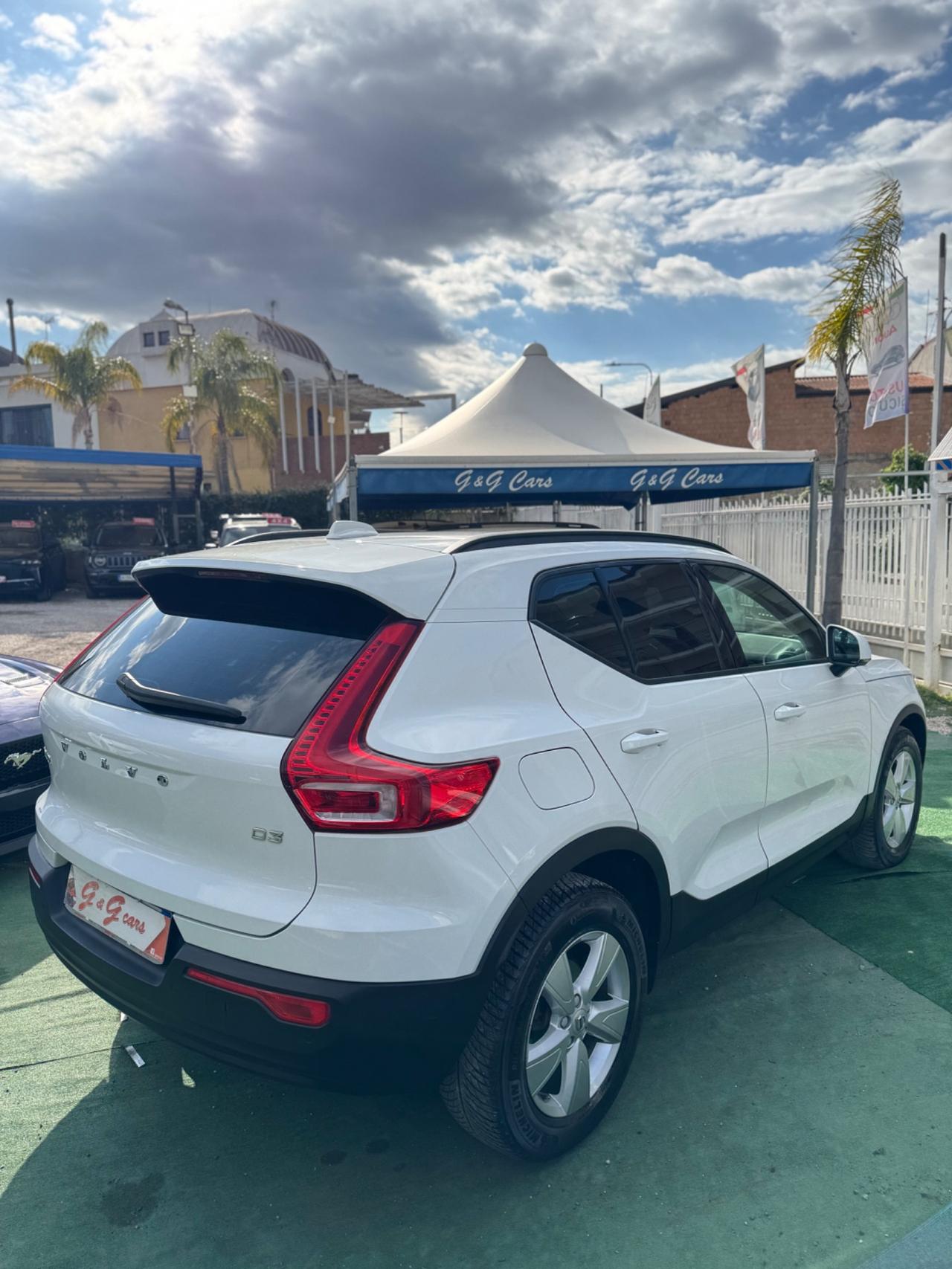 Volvo XC40 D3 AWD Geartronic Momentum Pro