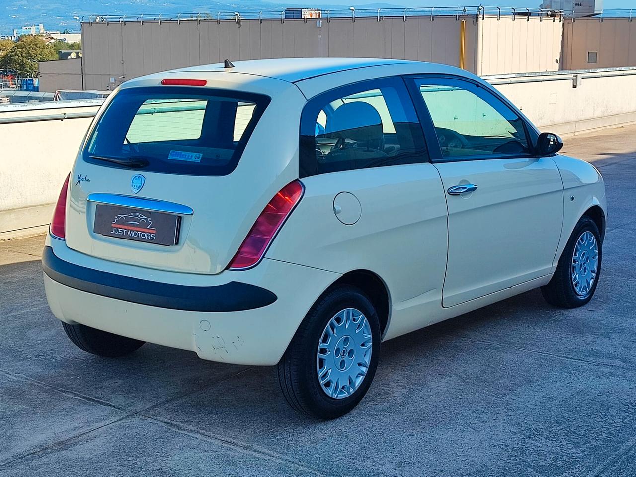 Lancia Ypsilon 1.2 16V Oro