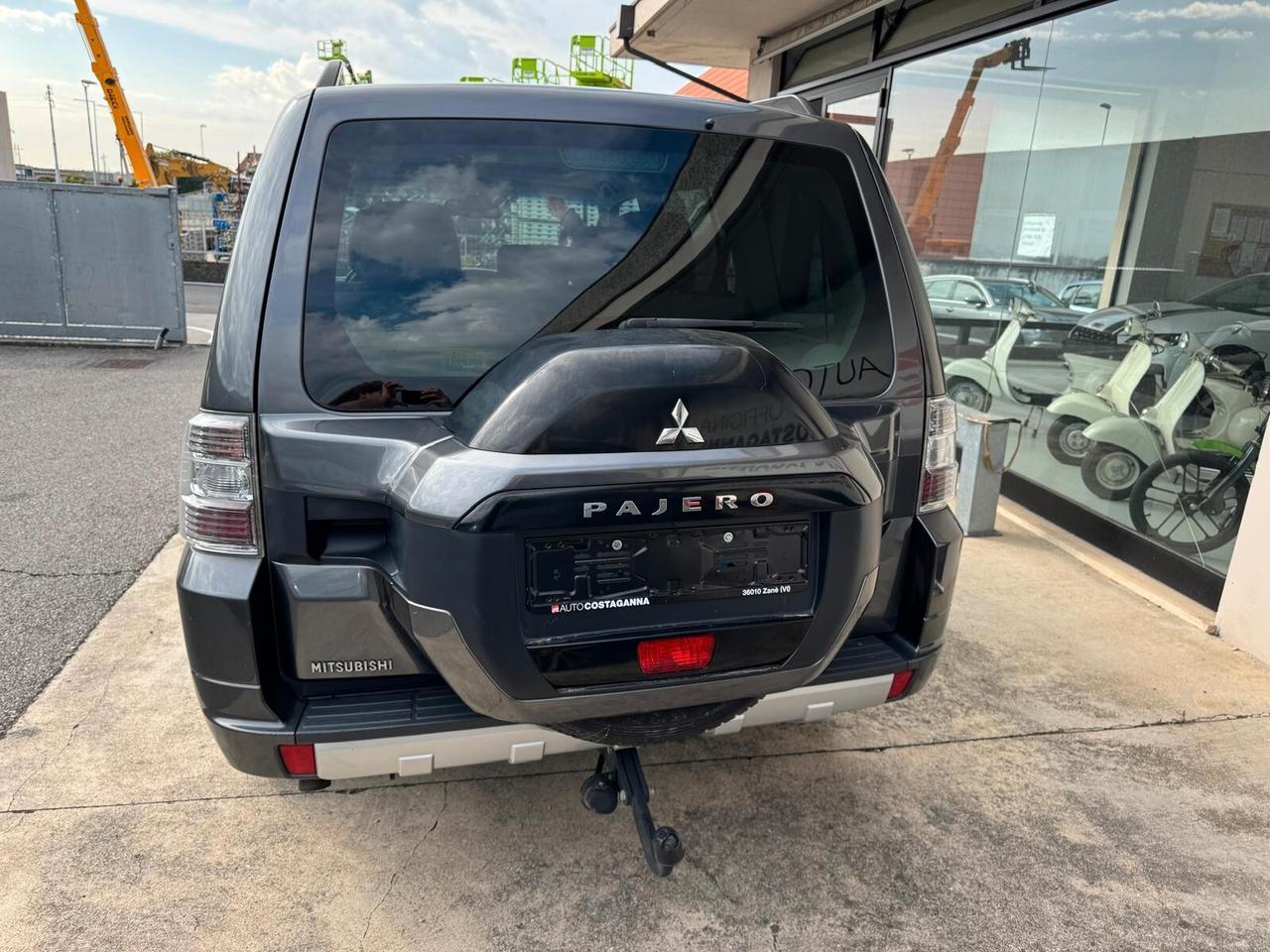 Mitsubishi Pajero 3.2 DI-D 16V aut. 5p. Instyle DPF