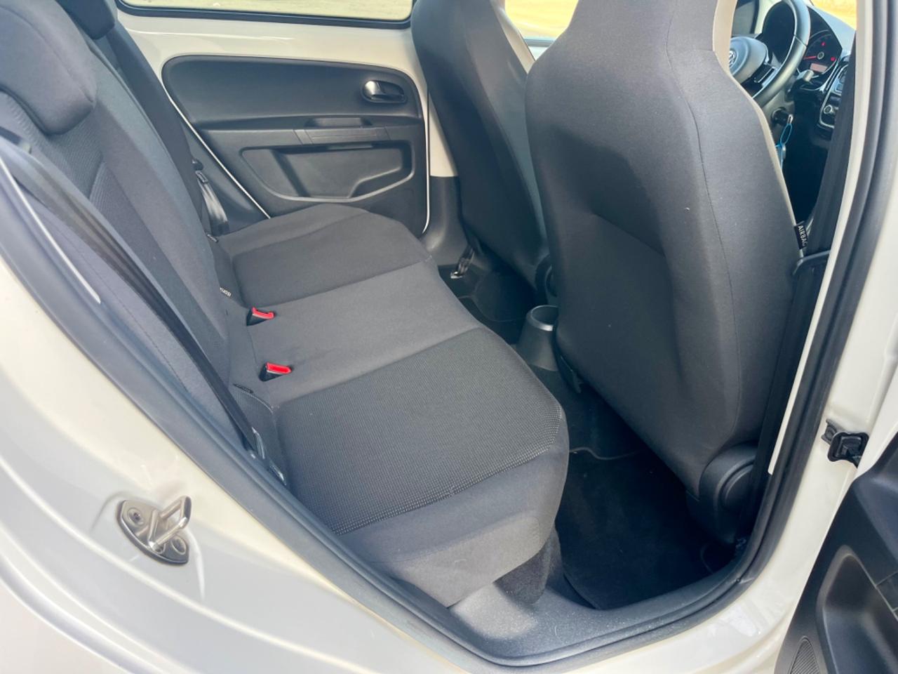 VW Up 1.0benz 2014 144.000km perfetta per neopatentati