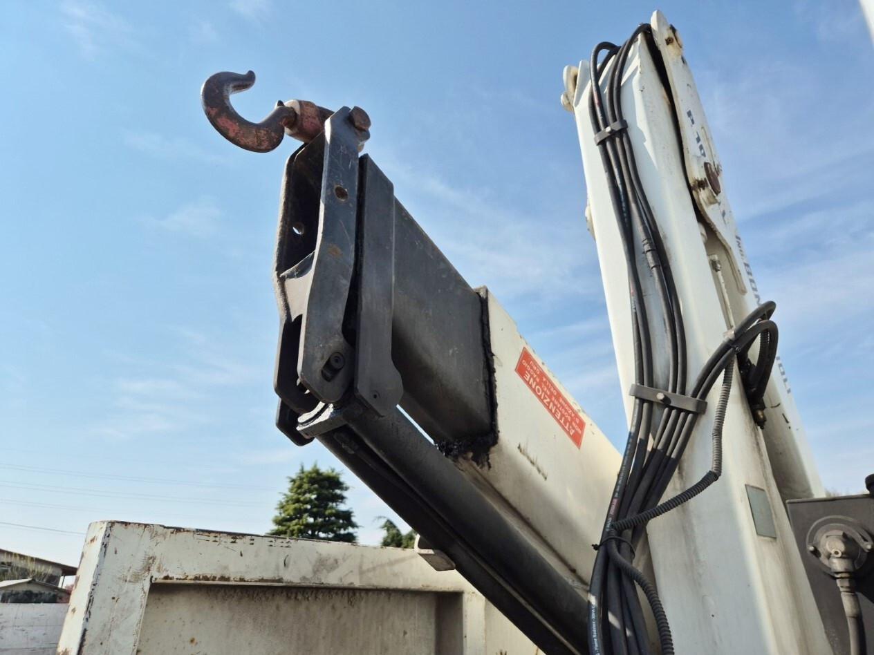 RENAULT MIDLUM 220.12 cassone fisso con gru