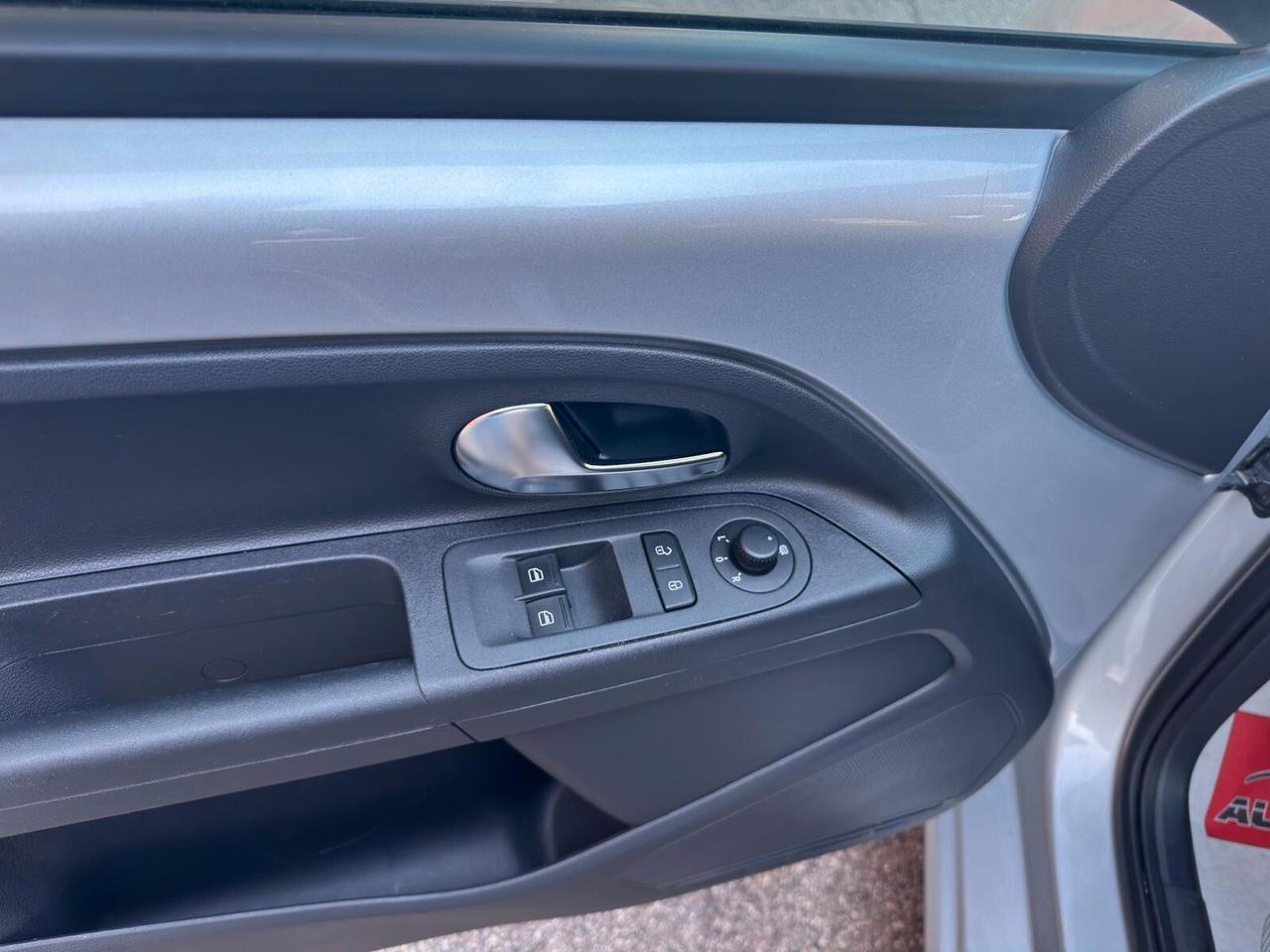 Volkswagen up! 1.0 75 CV 5p. high