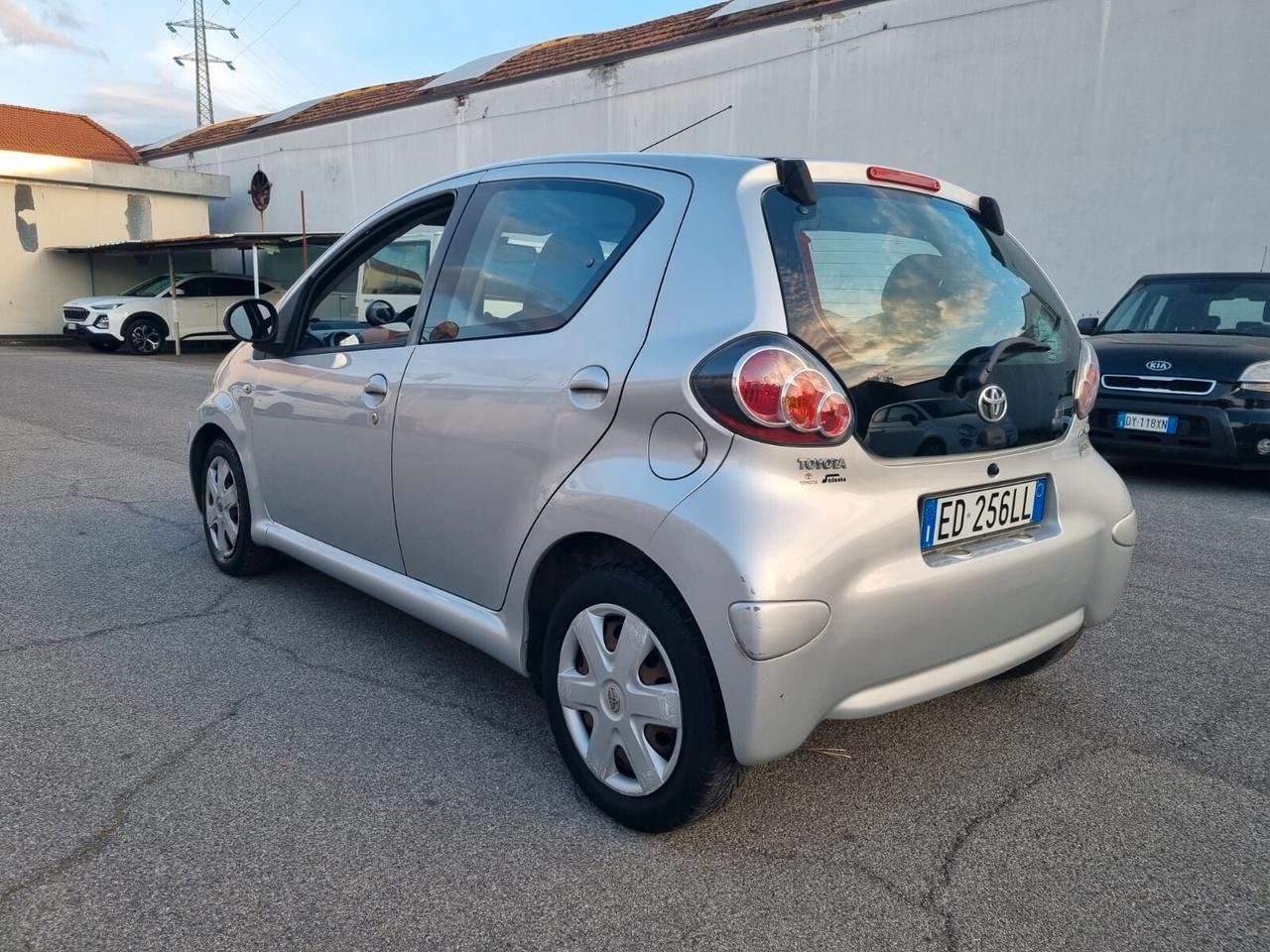 Toyota Aygo 1.0 12V VVT-i 5 porte Sol