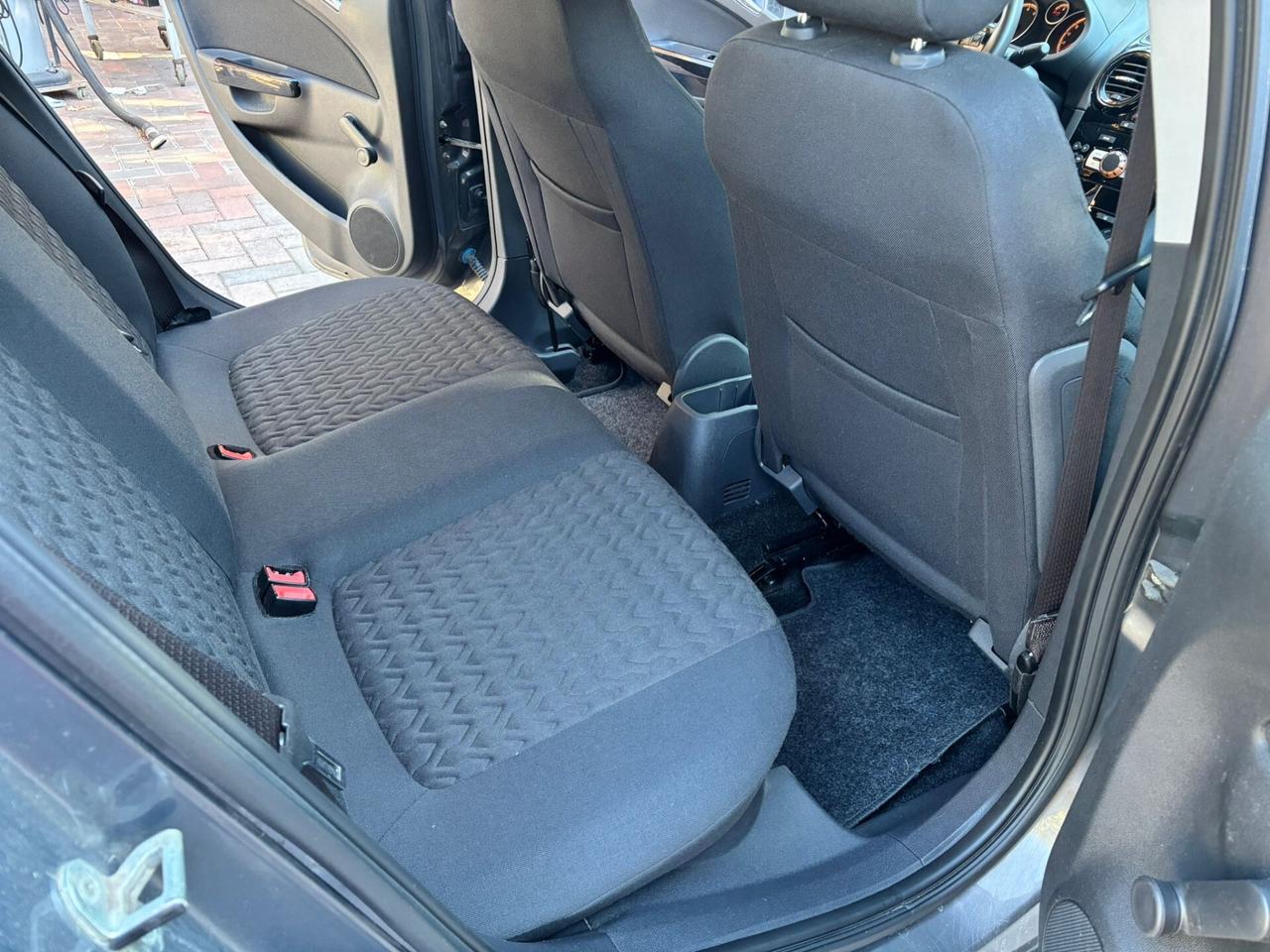 OPEL CORSA 1.2 5 PORTE BELLISSIMA SOLO 84.000 KM OK PER NEOPATENTATI PERMUTABILE