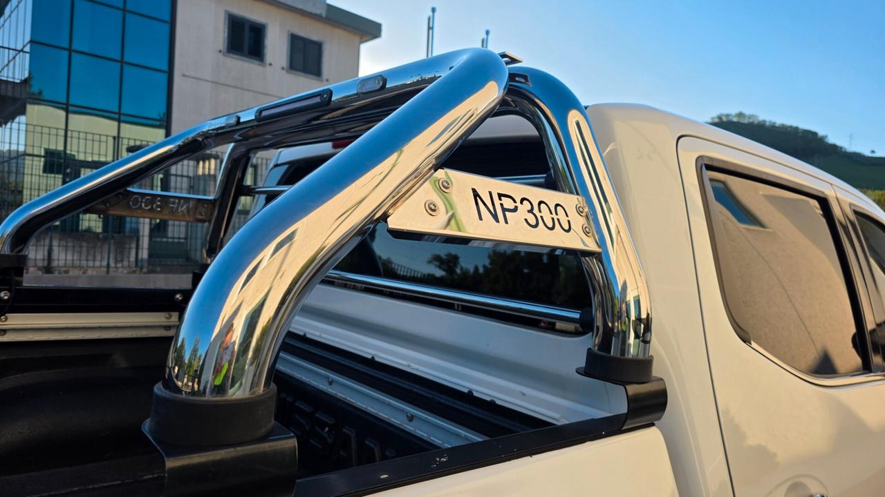 Nissan Navara 2.3 autocarro garanzia fatturabile