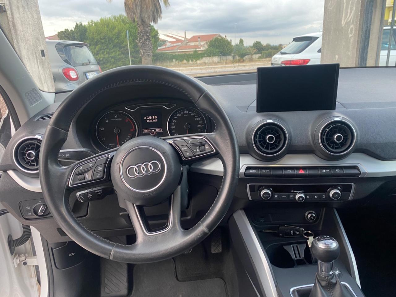 Audi Q2 30 TDI Identity Black