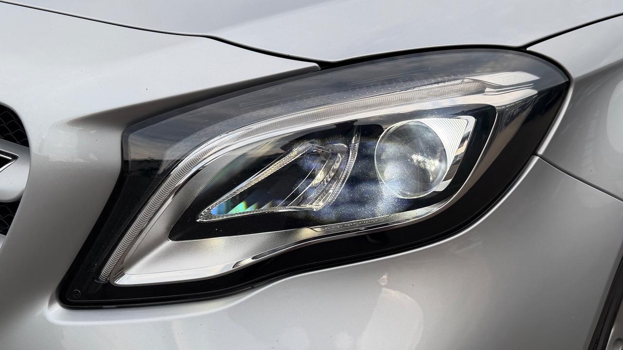MERCEDES-BENZ GLA 180 1.6 PREMIUM AT7 122CV - FULL LED, PELLE, TETTO, NEOPATENTATI