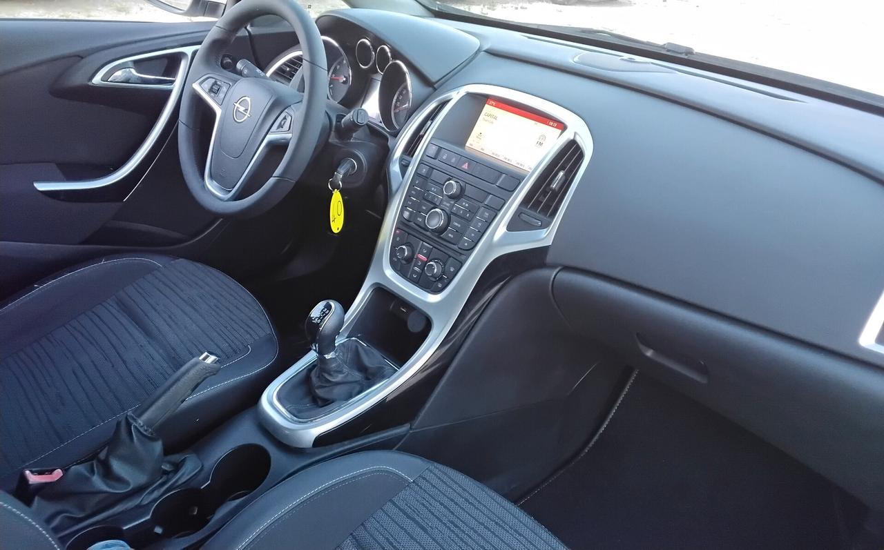 Opel Astra 1.4 Turbo 140CV Sports Tourer GPL Tech Cosmo