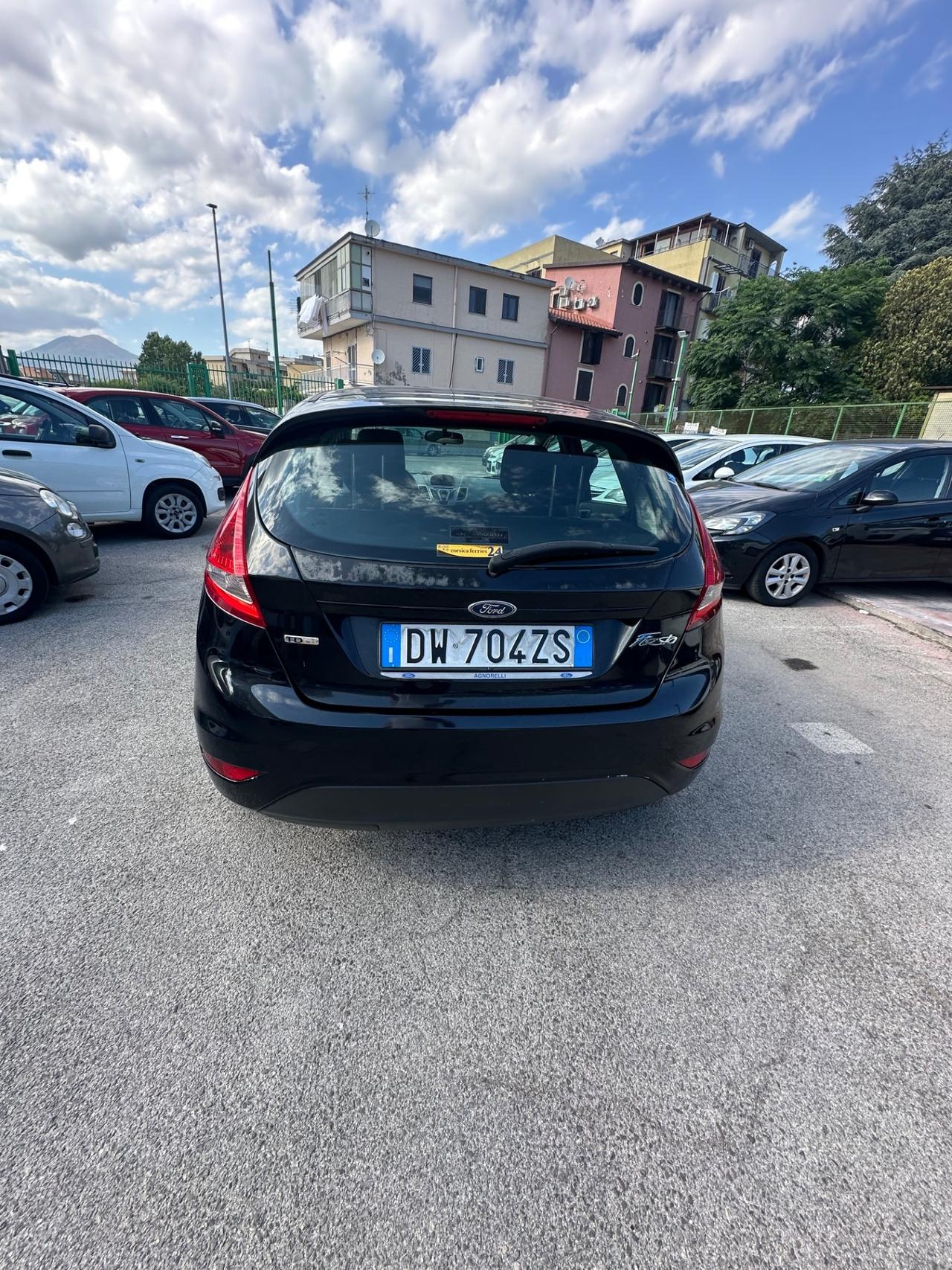 Ford Fiesta 1.4 TDCi 68CV 5 porte Titanium