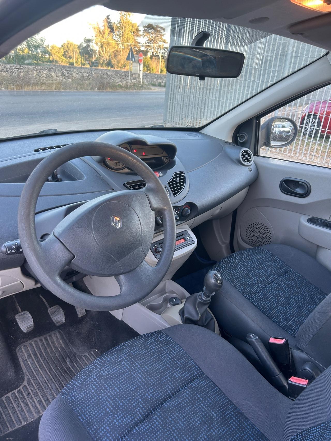 Renault Twingo 1.2 58 cv -2010 -CLIMA